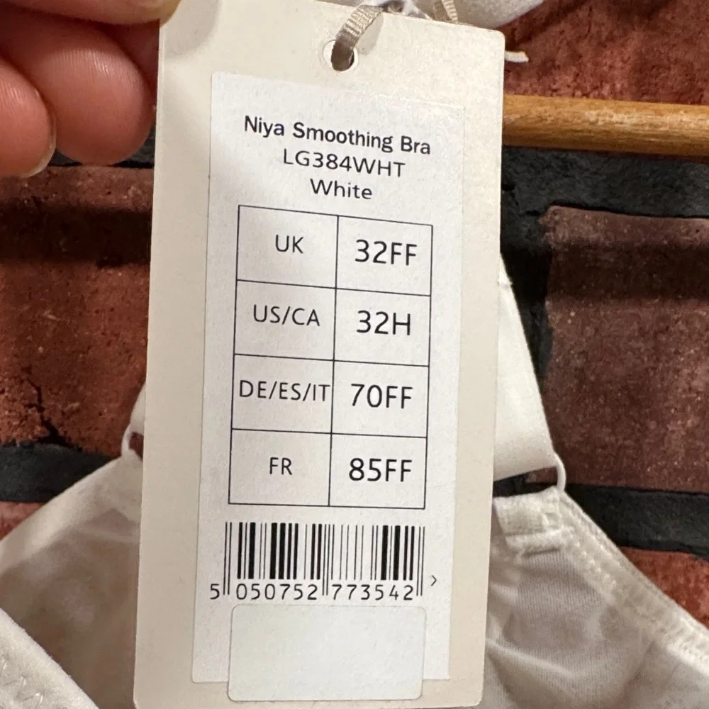 BRAVISSIMO NIYA SMOOTHING BRA - Picture 7 of 15
